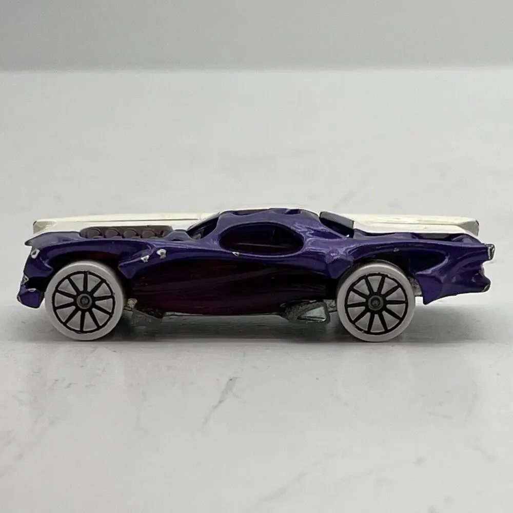 Mattel Hot Wheels Two-Face Diecast DC Universe Car White/Purple Toned